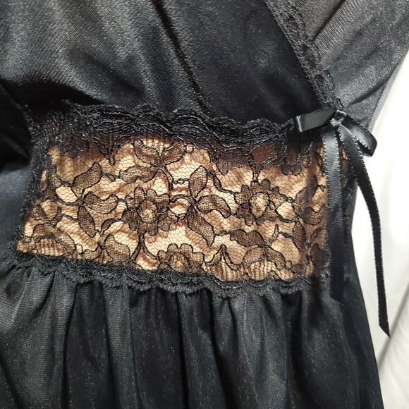 MILCO Babydoll Nightgown Teddie BLACK SATIN Plunge Neck Short Lingerie 18/20 2X - Picture 3 of 6